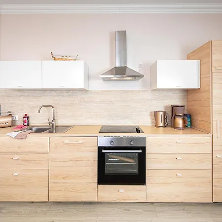 Schloss Gross Luesewitz Daire