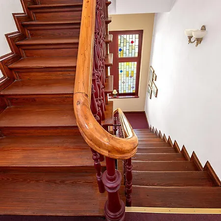 Schloss Gross Luesewitz * Sanitz