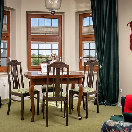 Schloss Gross Luesewitz Apartament *